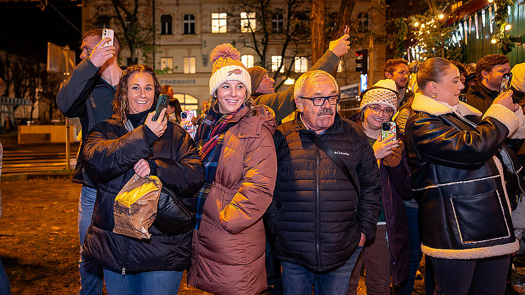 Alt Gnigler Krampusse beim Weihnachtsmarkt am Mirabellplatz