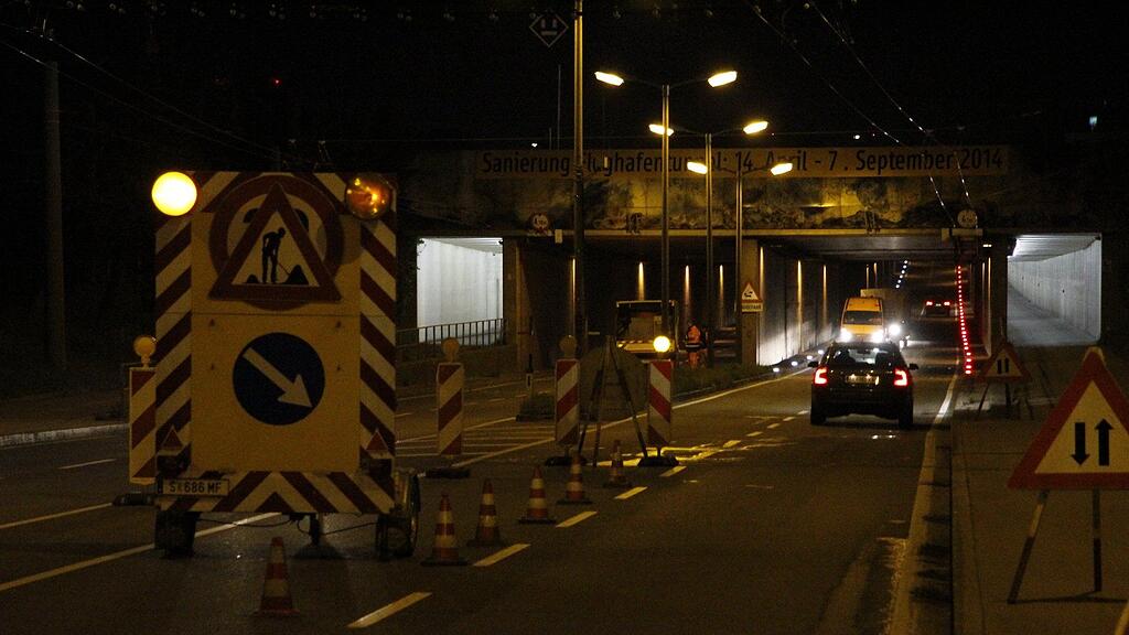 Eine Tunnelröhre wurde am Montag um 4 Uhr früh für die Sanierungsarbeiten gesperrt.