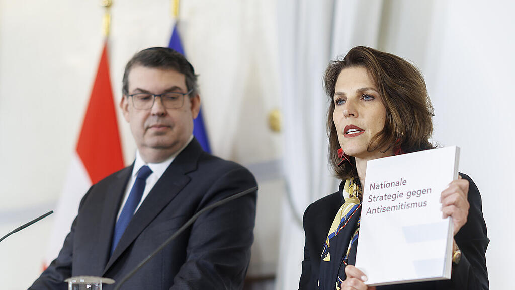 IKG-Präsident Deutsch und Ministerin Edtstadler