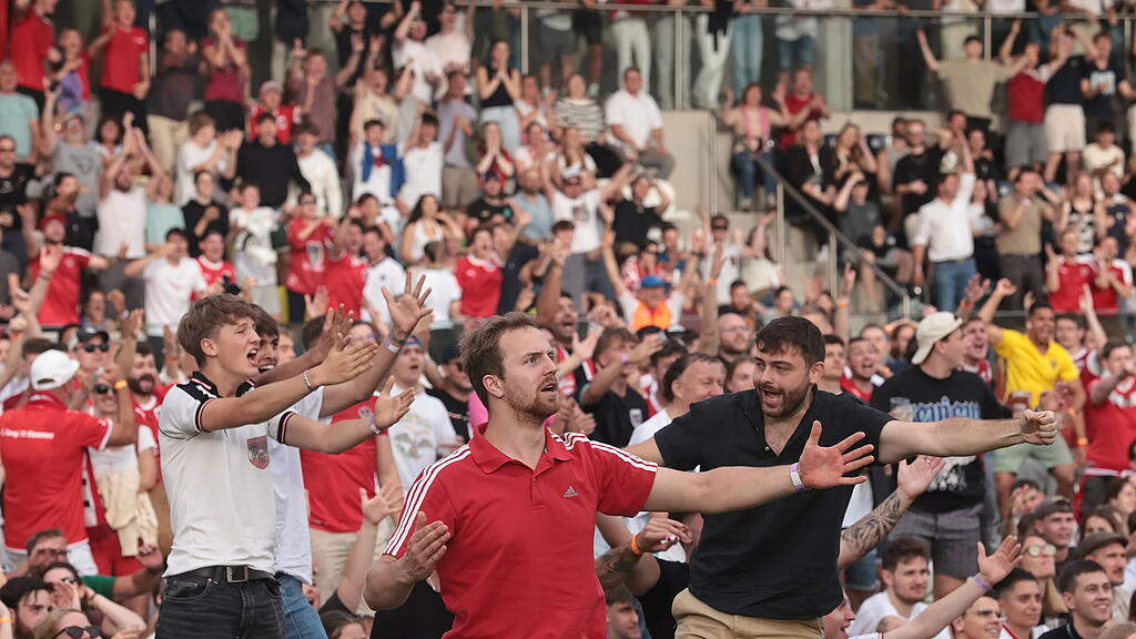 Public Viewing in Salzburg: Österreich vs. Polen