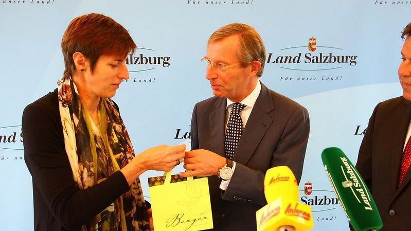 Abkommen unterzeichnet, II