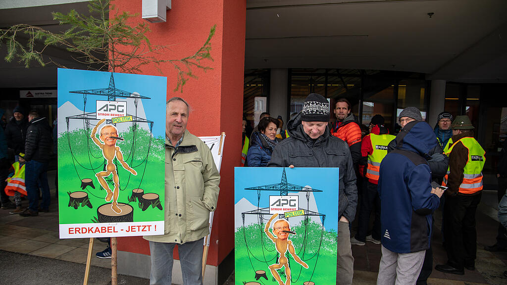 Demo 380-kV-Leitung Austria Trend Hotel