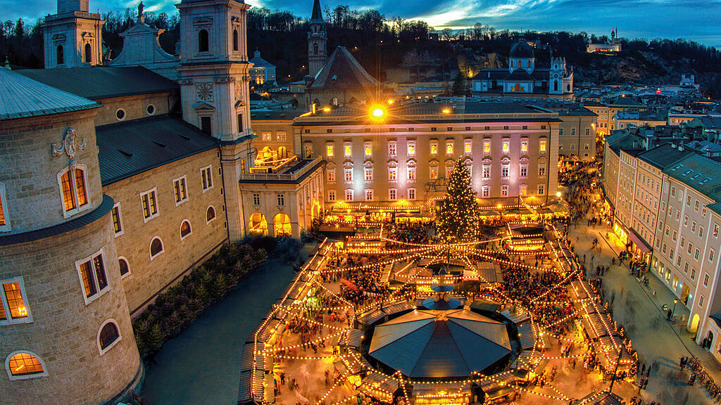 2014-Christkindlmarkt-Salzburg-Residenzplatz.jpg