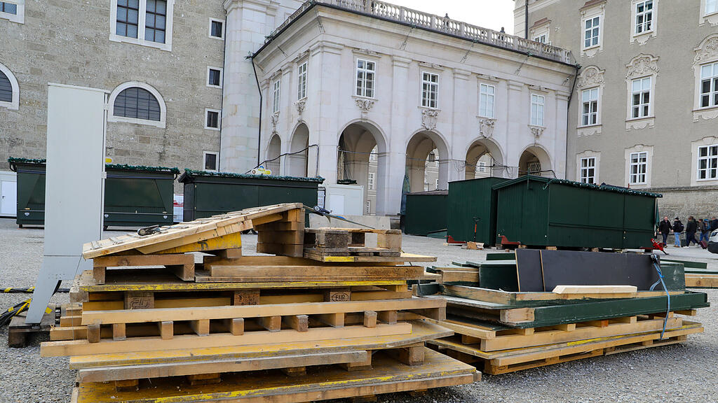 Aufbau Christkindlmarkt II