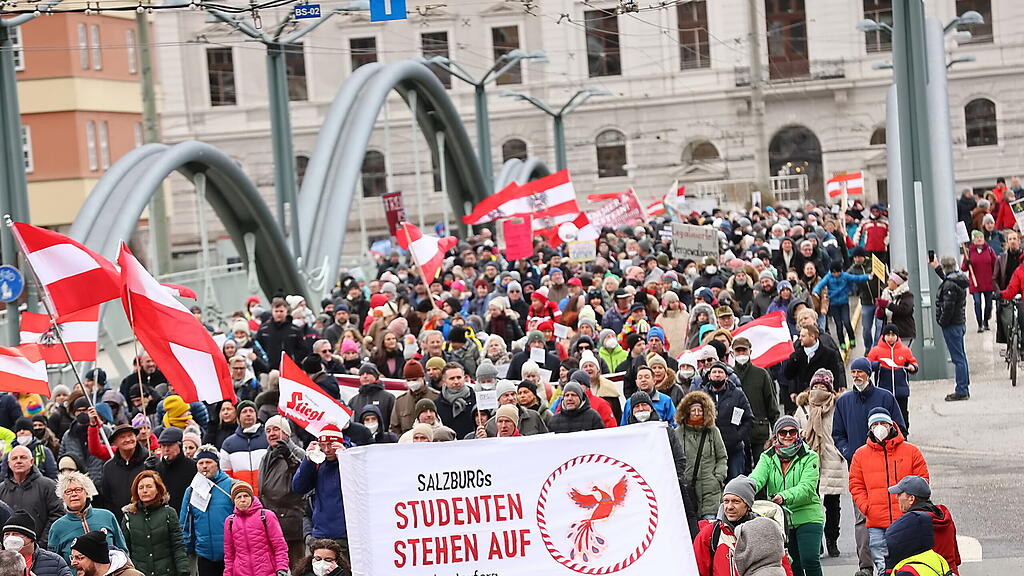 Corona-Demo in der Stadt Salzburg