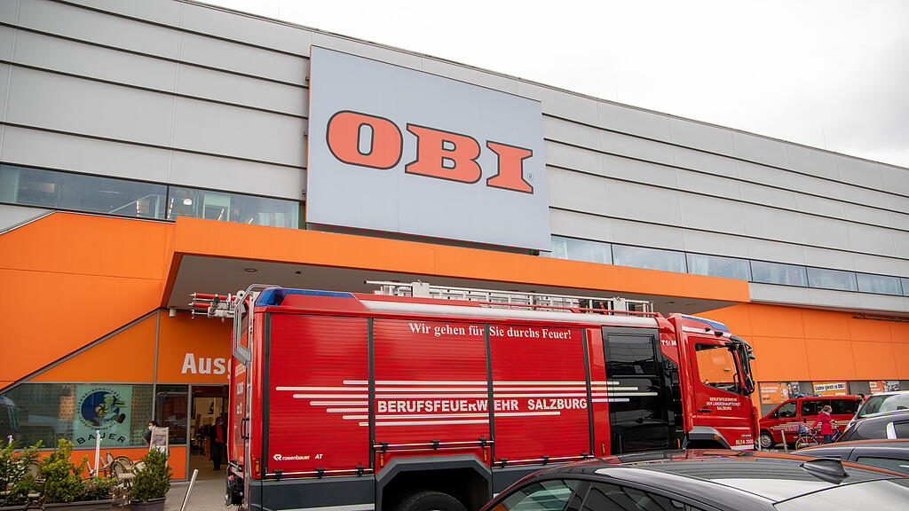Kabelbrand bei Obi in Salzburg-Maxglan