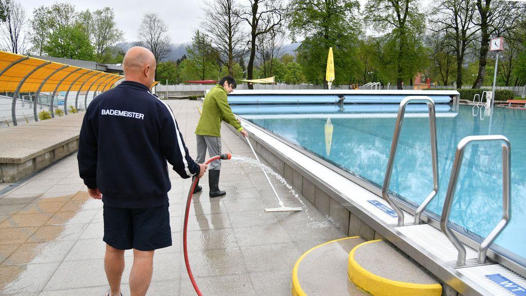 Letzte Vorbereitungen im Aya-Bad