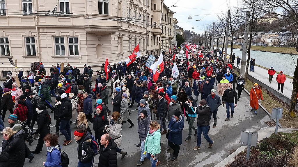 Corona-Demo in der Stadt Salzburg