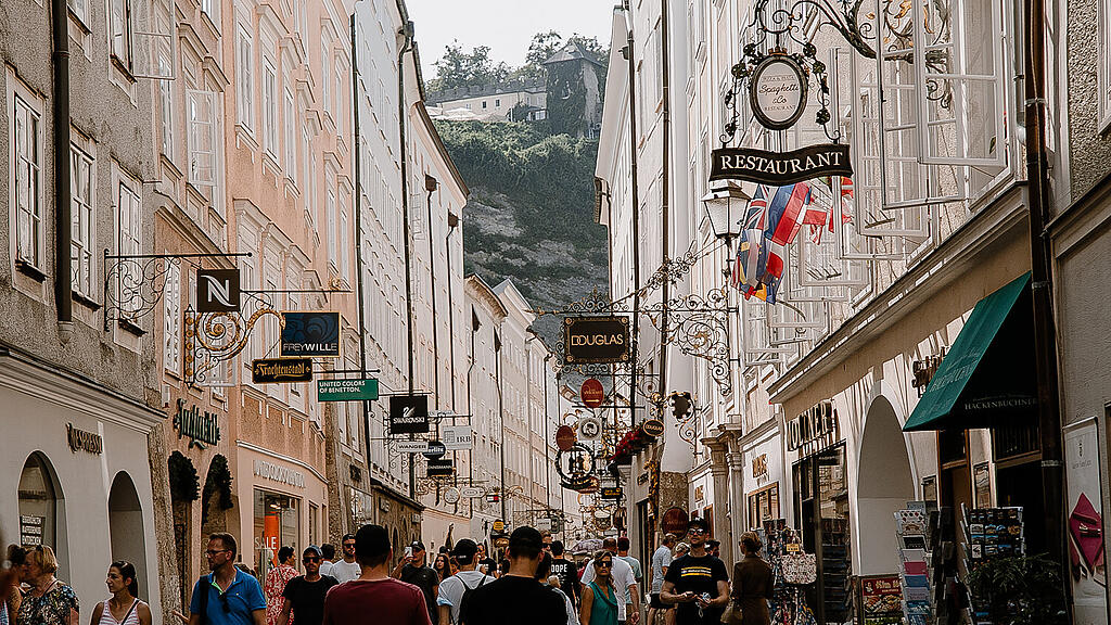 SB: Shopping, Shoppen, Einkaufen, Getreidegasse
