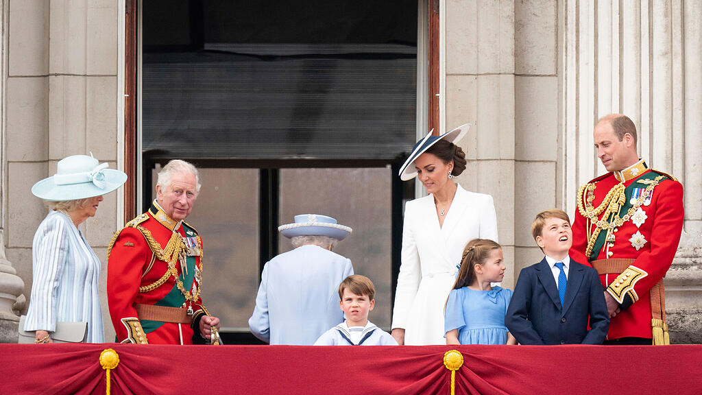 Queen feiert 70 Jahre Thronjubil\u00e4um
