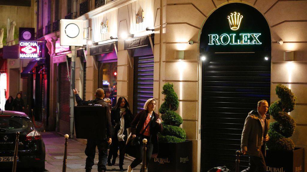 Vermeintlicher IS-Angriff in Paris: Polizist und Angreifer tot