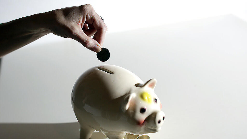 Im Schnitt werden laut Erste-Bank-Umfrage 301 Euro pro Monat gespart.