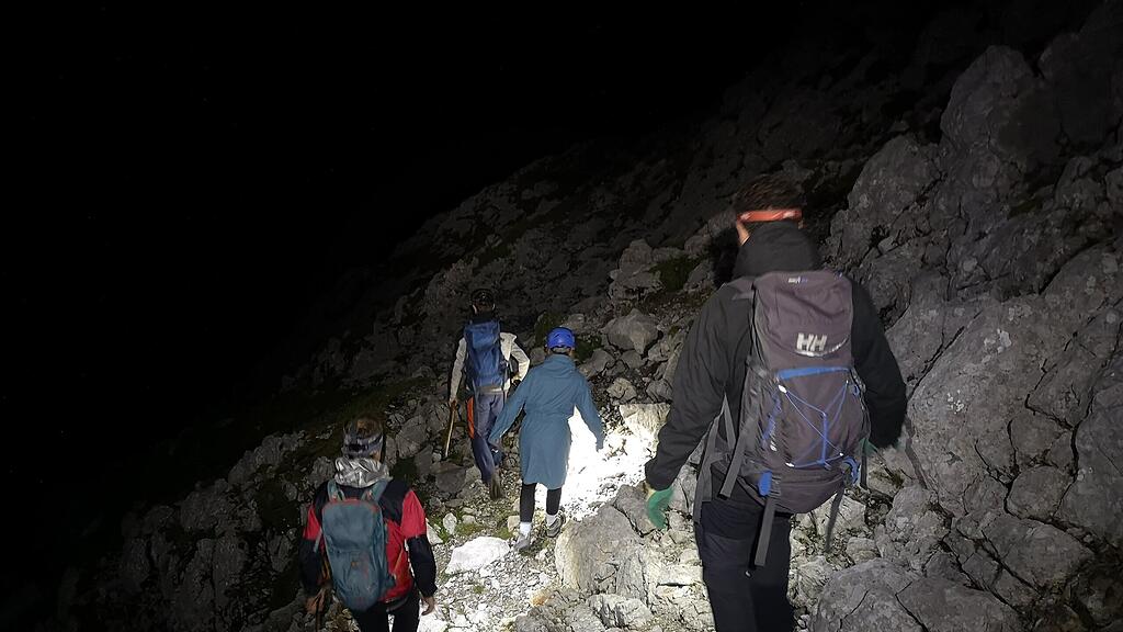Paar versteigt sich im Tennengebirge