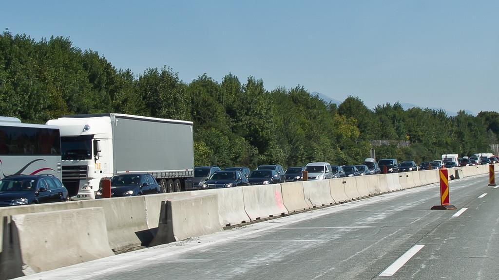 Verkehrskolonnen rund um die Stadt Salzburg