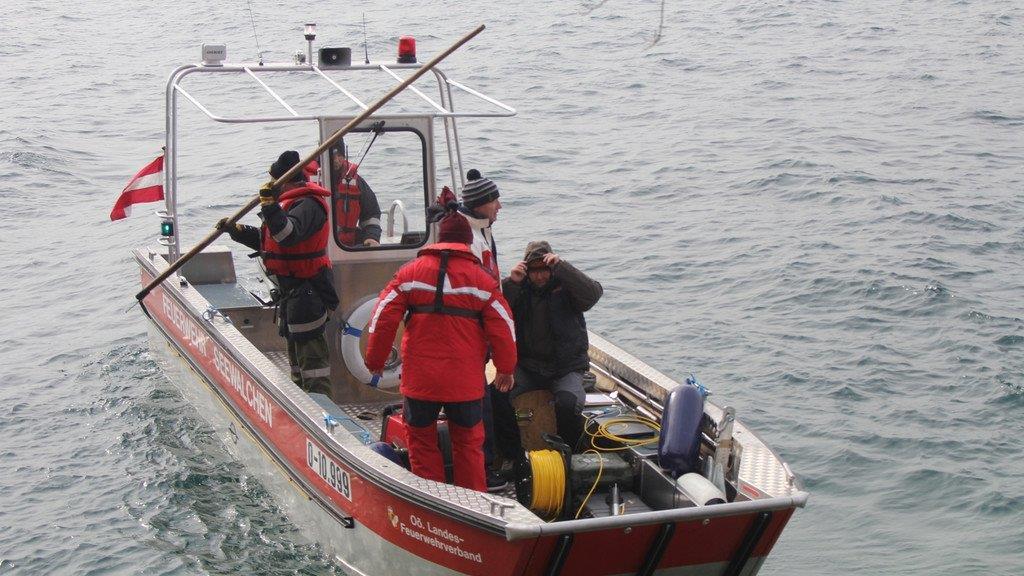 Suchaktion im Attersee