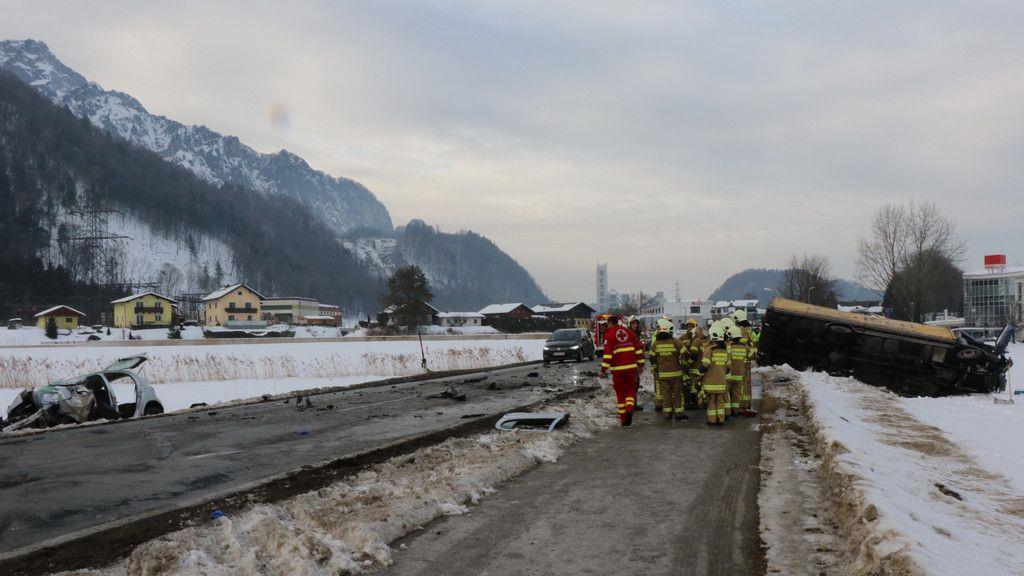 Schwerer Unfall auf der B159 fordert ein Todesopfer