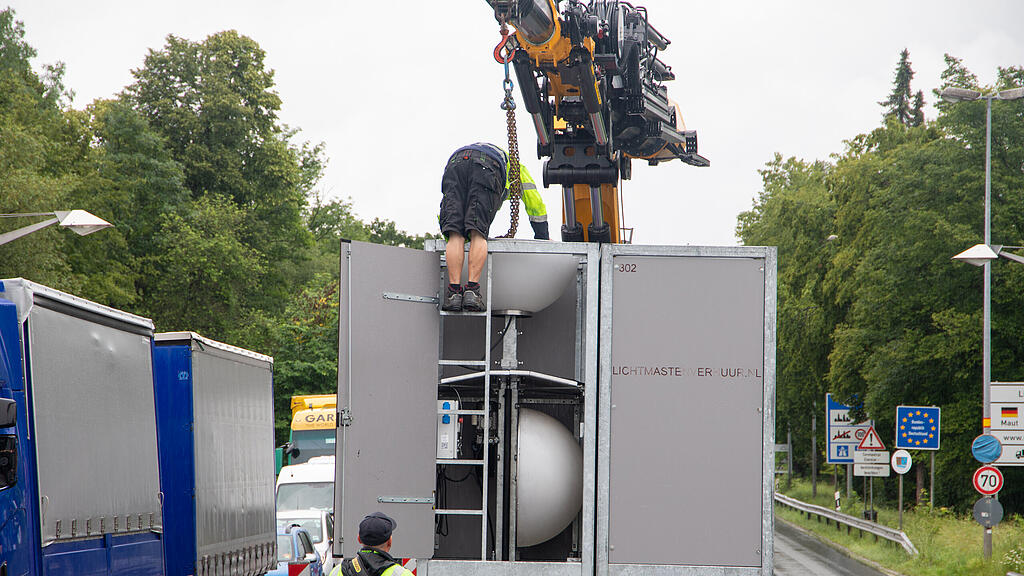 Aufbau Grenzposten Freilassing