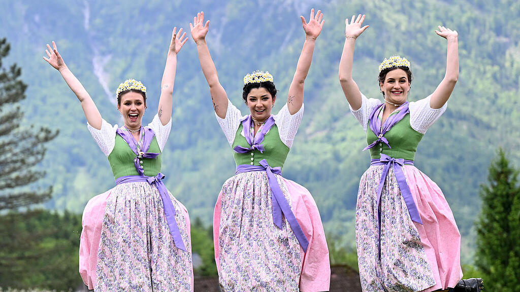 65. NARZISSENFEST IM AUSSEERLAND / FOTOTERMIN DER HOHEITEN
