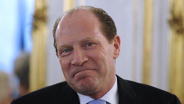 Milliardär Martin Schlaff wegen Millionenkredit in den Schlagzeilen