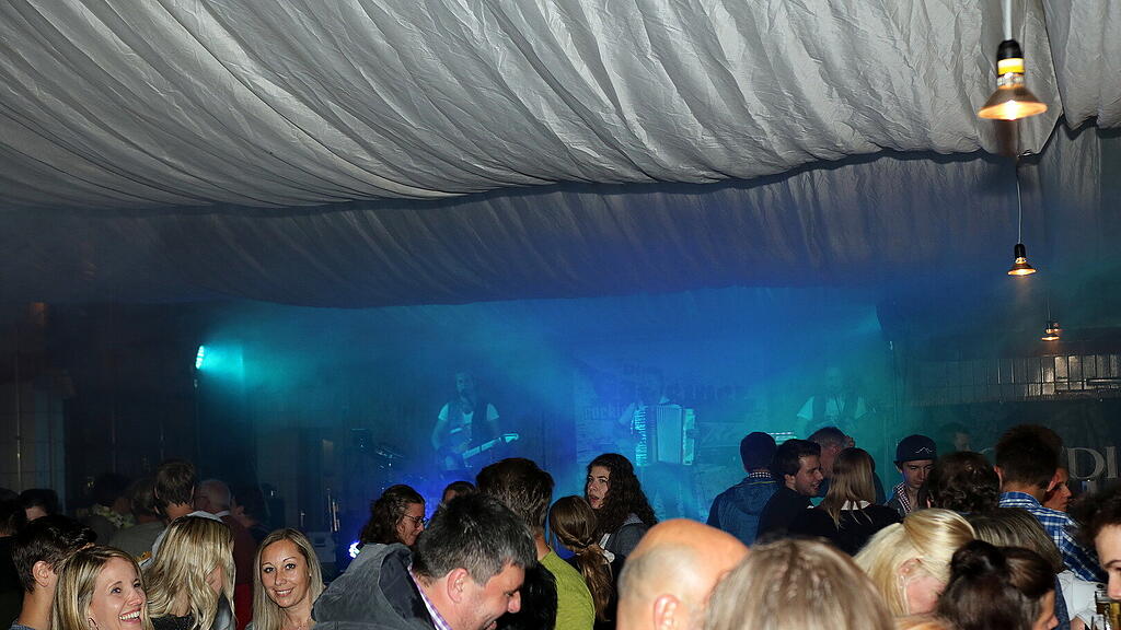 Brandhei\u00dfe Partynight der Freiwilligen Feuerwehr Radstadt
