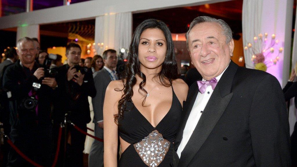 KitzRaceParty in Kitzbühel: Lugner mit Bambi