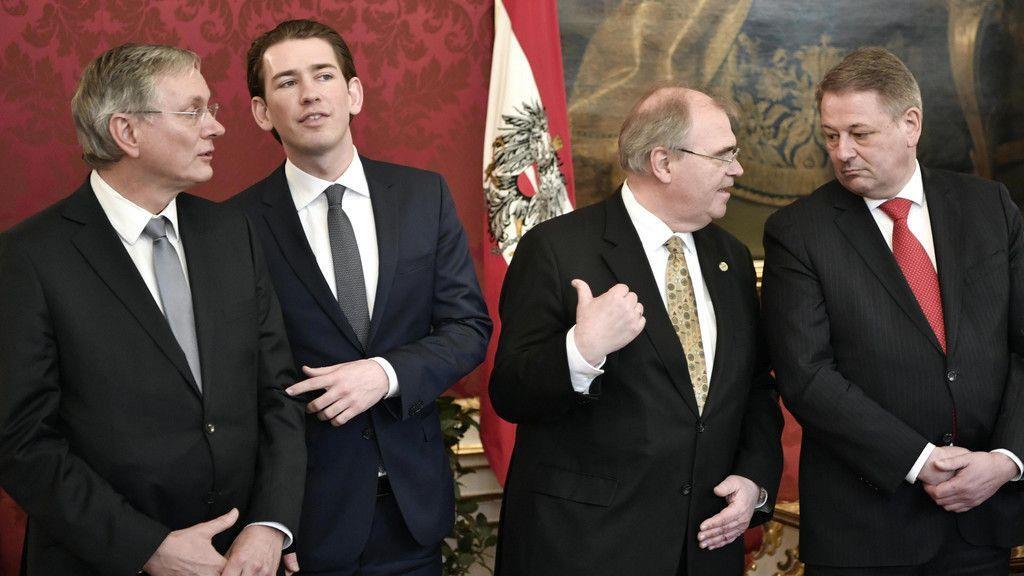 Empfang der Regierung