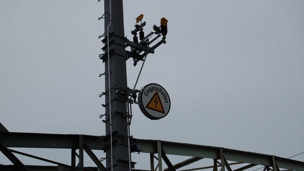 Fußgängerbrücke abgetragen