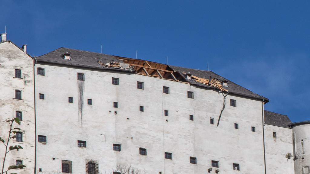 Sturm beschädigt Festung II