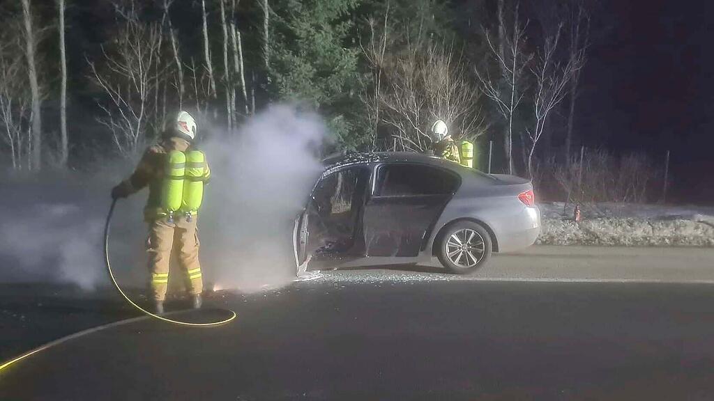 Zederhaus: Auto brennt auf A10