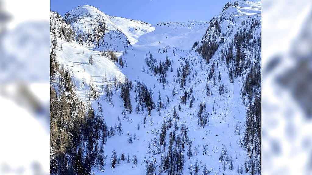 TIROL MINDESTENS EIN TOTER NACH LAWINENABGANG =.jpg