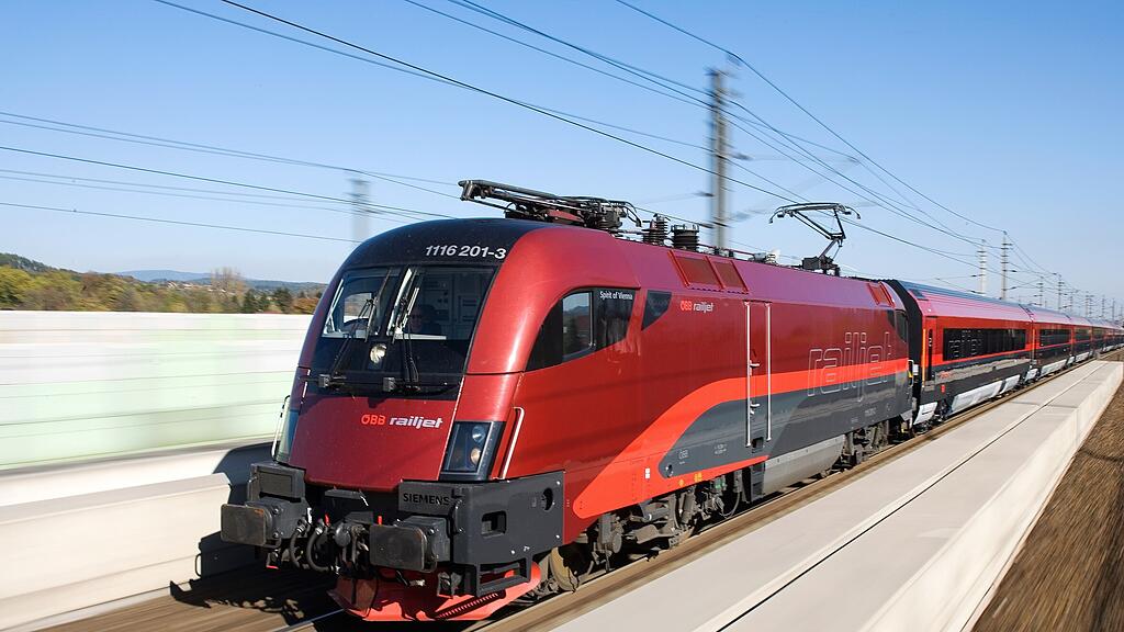 Der Railjet war sprichwörtlich schneller als der Storch unterwegs.