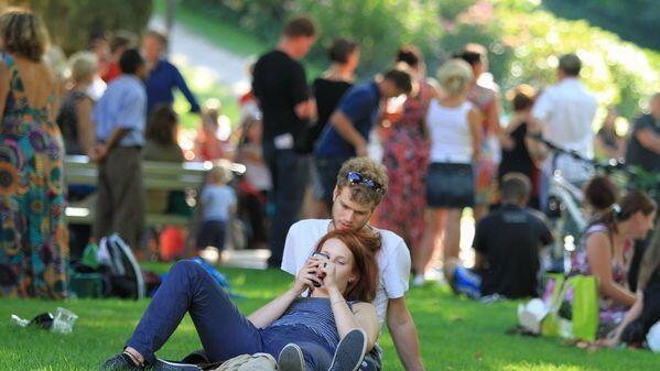 Viele nutzten am Mittwoch noch den herrlichen Tag beim Picknick im Kurpark Salzburg.