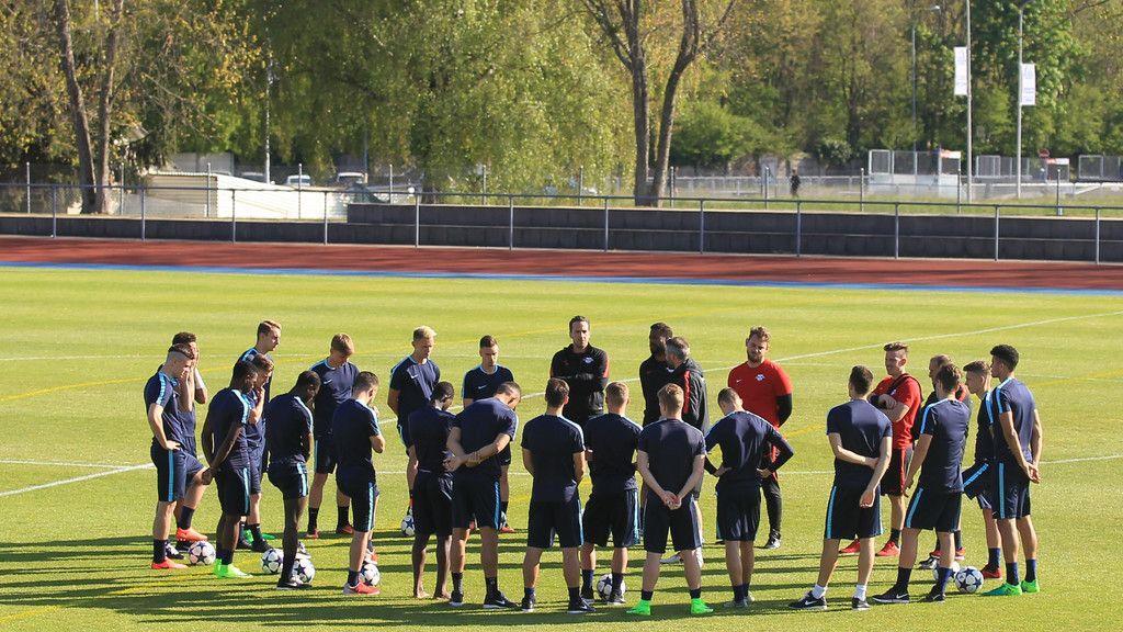 Training und Entspannung vor Youth-Legaue-Finale