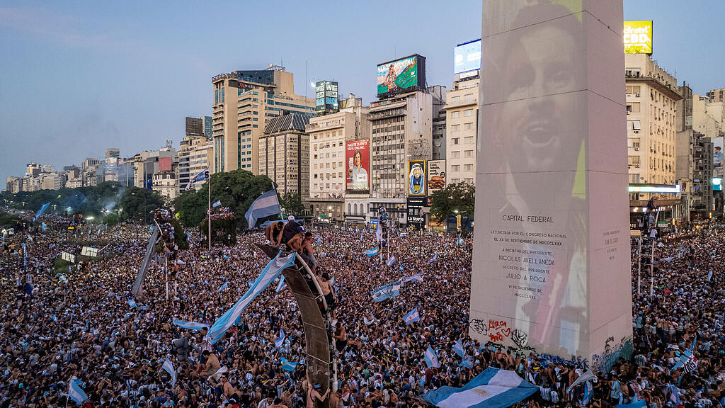 Argentinien ist Fu\u00dfball-Weltmeister: Party in Buenos Aires