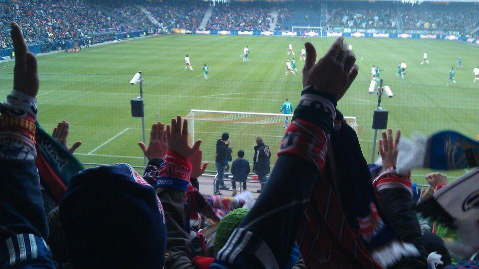 Die Stimmung in der "Süd" war nach dem frühen 1:0 sehr gut.