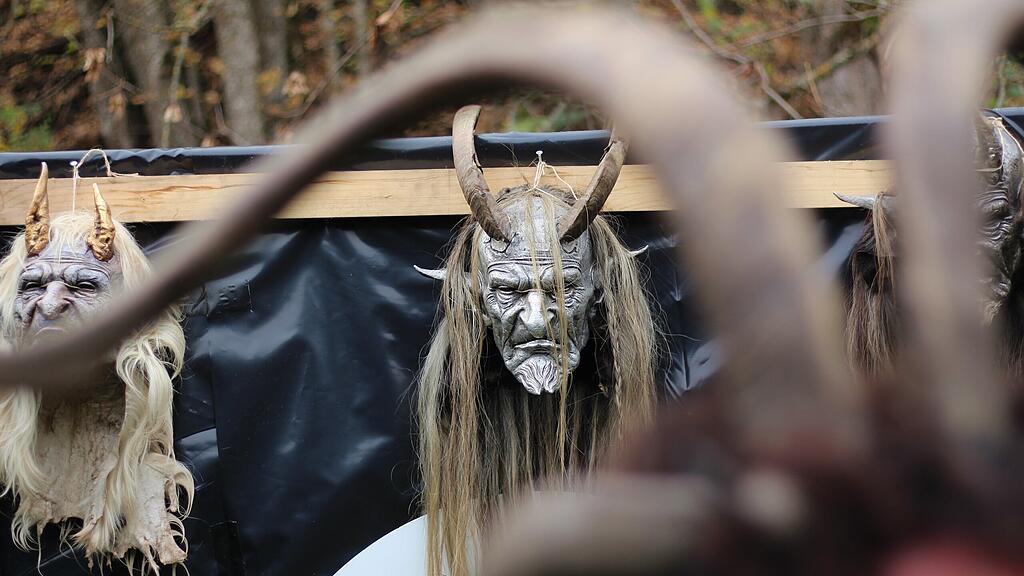 Maskenausstellung "Grossarler Gschlacht"