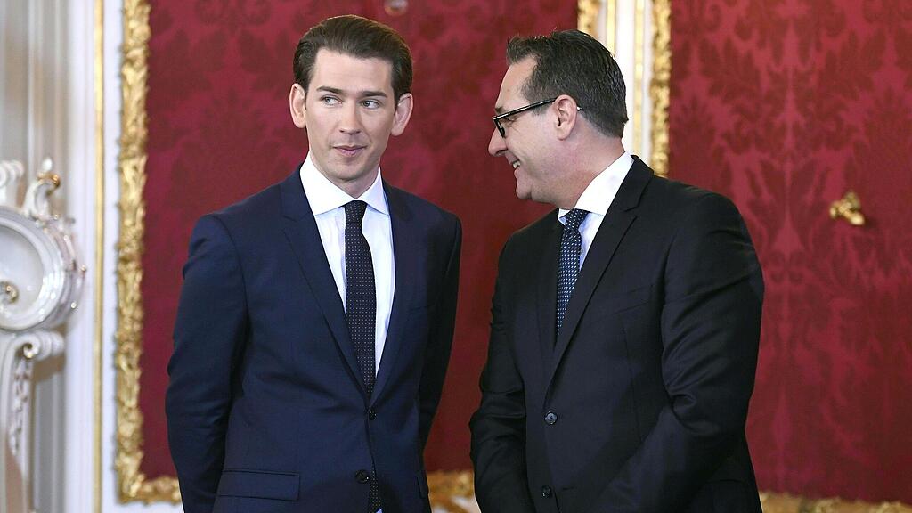 Sebastian Kurz und HC Strache bei der Angelobung am Montag.