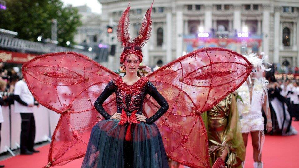 Life Ball 2014: Erste Gäste am Magenta Carpet (Kostüme)