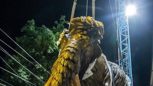 Mammut schwebt über Salzburg II