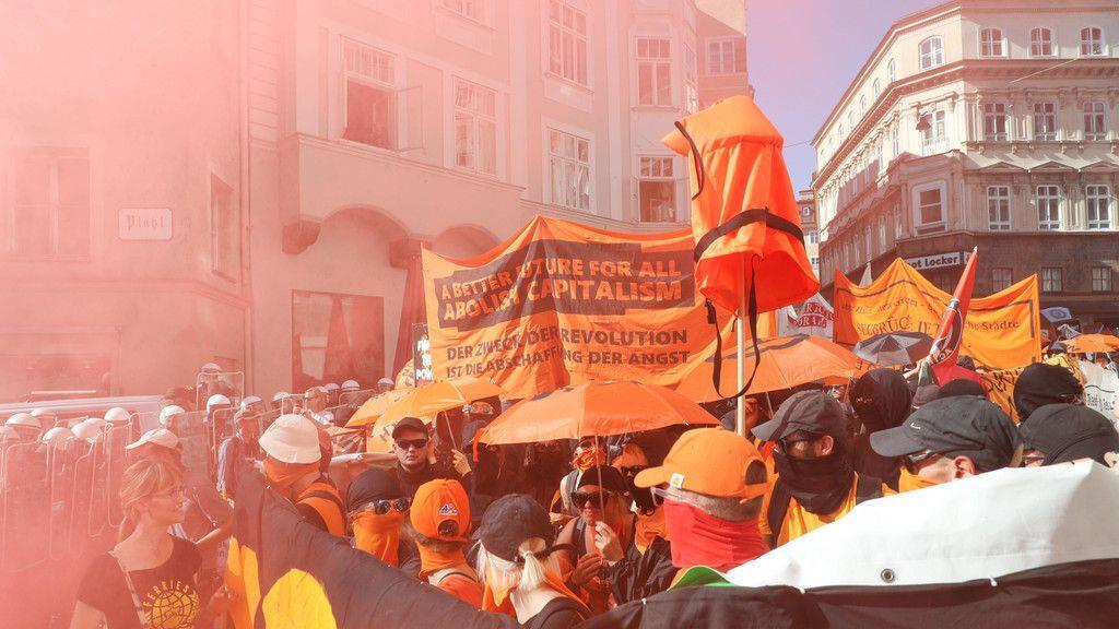 EU-Gipfel: Demo in Salzburg, III