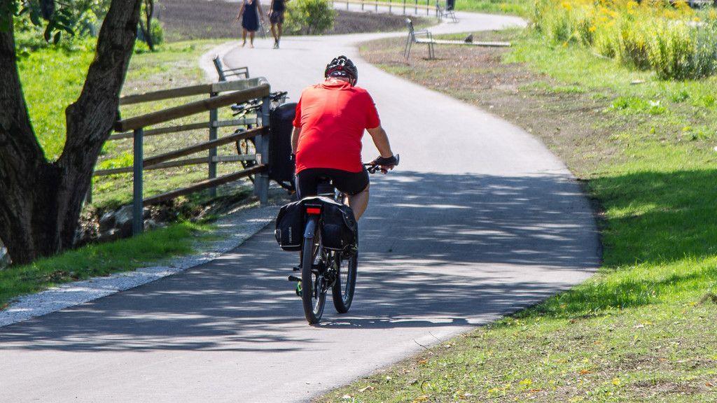 Neuer Rad- und Gehweg am Almkanal