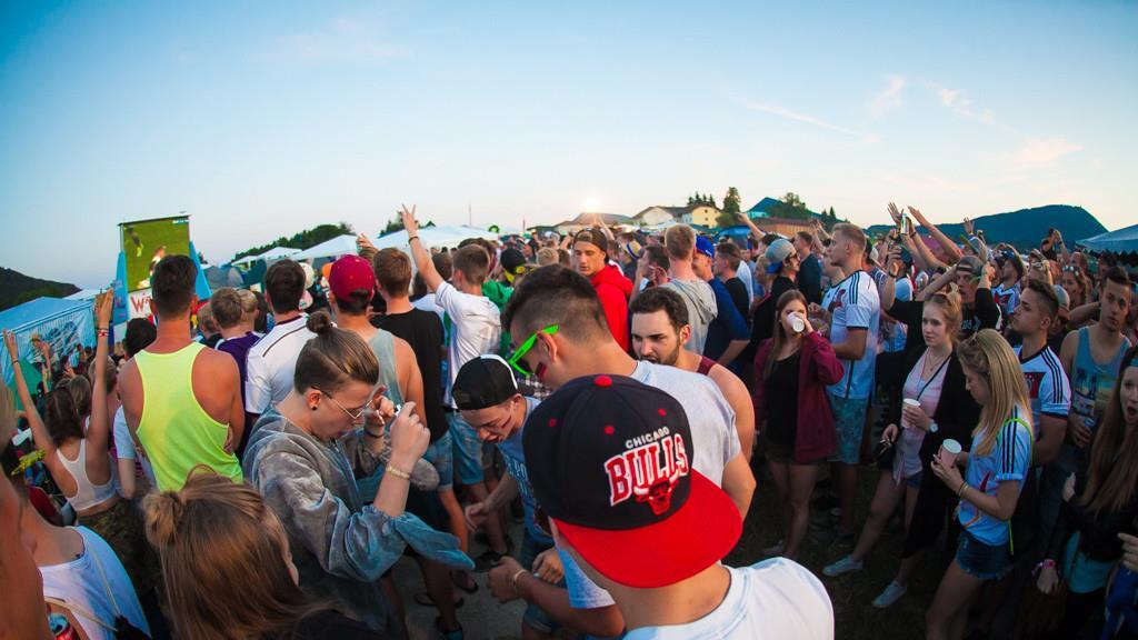 Electric Love Festival 2016: Tag 1, Public Viewing