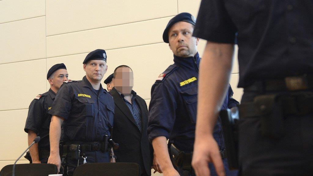 Fall Julia Kührer: Neue Bilder vom Prozess in Korneuburg