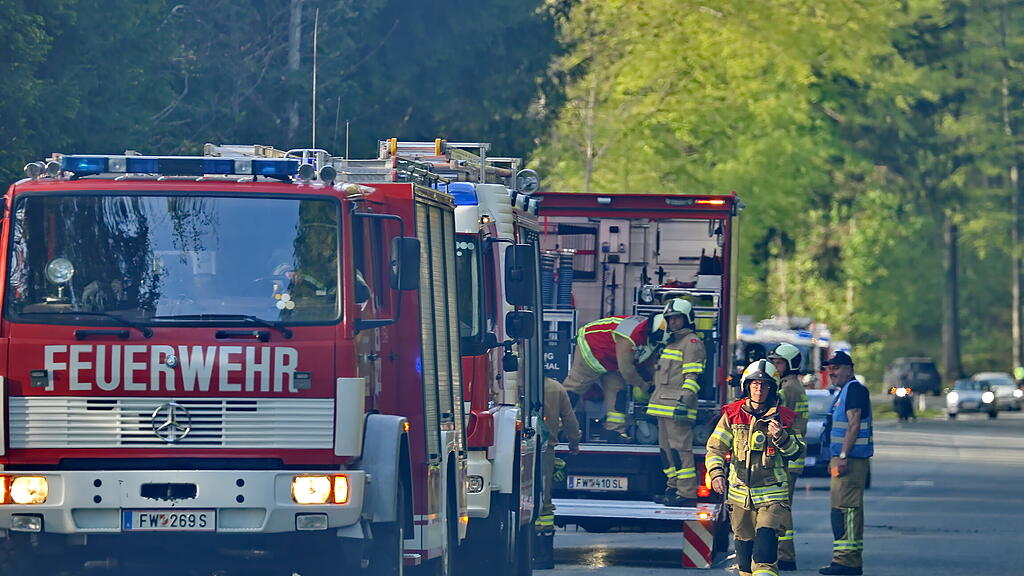 Feuerwehr\u00fcbung in Guggenthal II