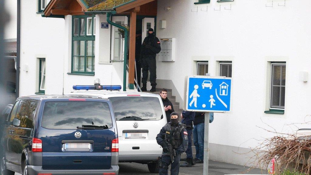 Mord in Saalfelden: Emotionen bei Lokalaugenschein