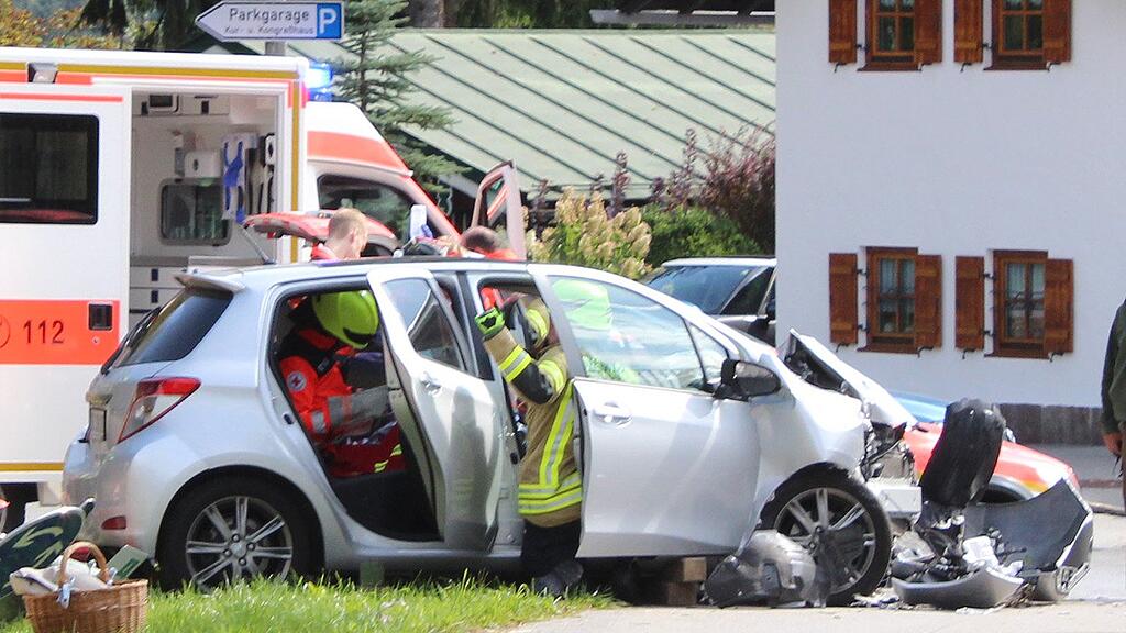 Der 90-jährige Lenker wurde bei dem Unfall verletzt.