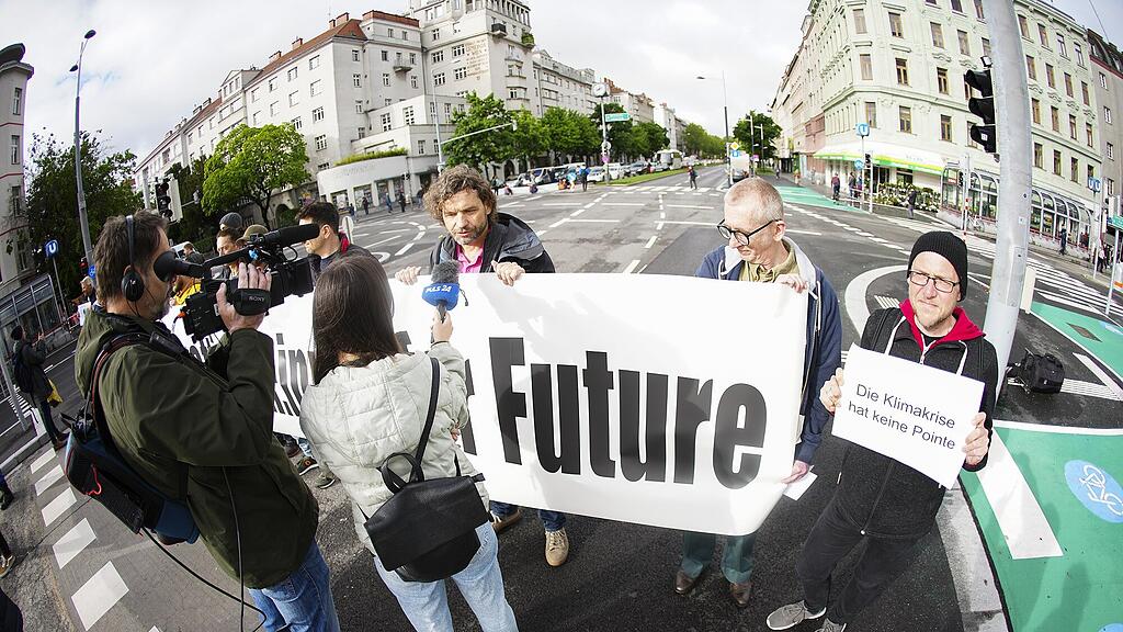 Klimaprotest auf Wiener Reichsbrücke