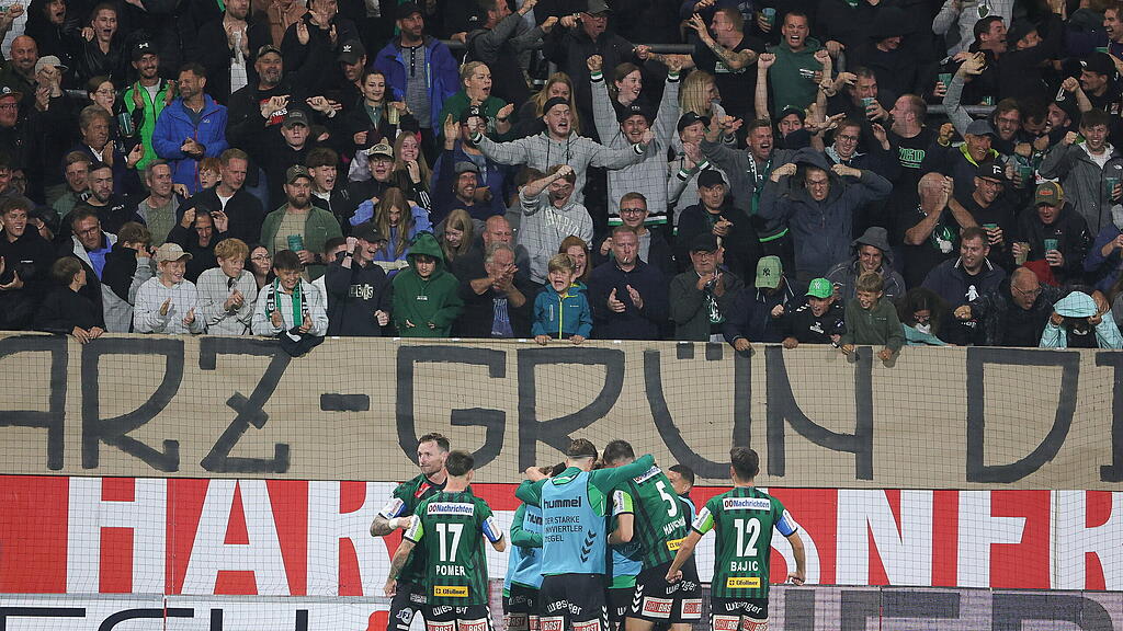 FUSSBALL: ADMIRAL BUNDESLIGA/ 1. RUNDE: SV OBERBANK RIED - RED BULL SALZBURG
