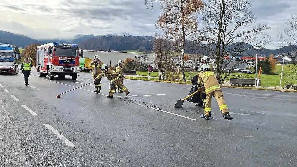 Kollision Lkw - Lieferwagen Thalgau