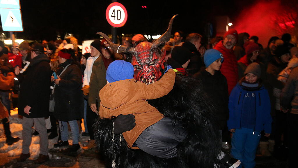 Maxglaner Krampus und Perchtenlauf